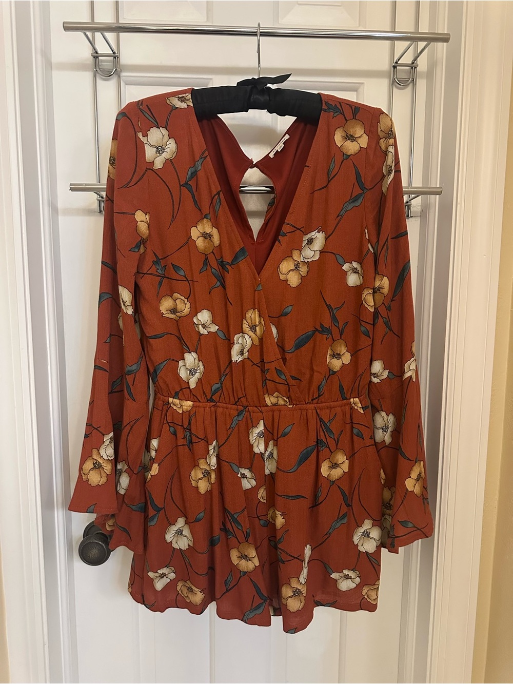 En Creme Rust Floral V-Neck Romper